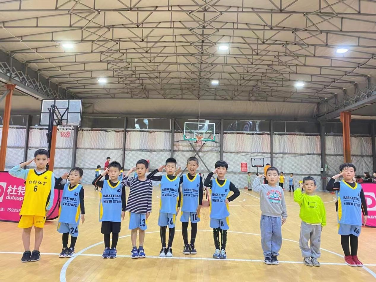 青春“籃”不住——杜特籃球錢(qián)江商城校區(qū)火熱招生中！