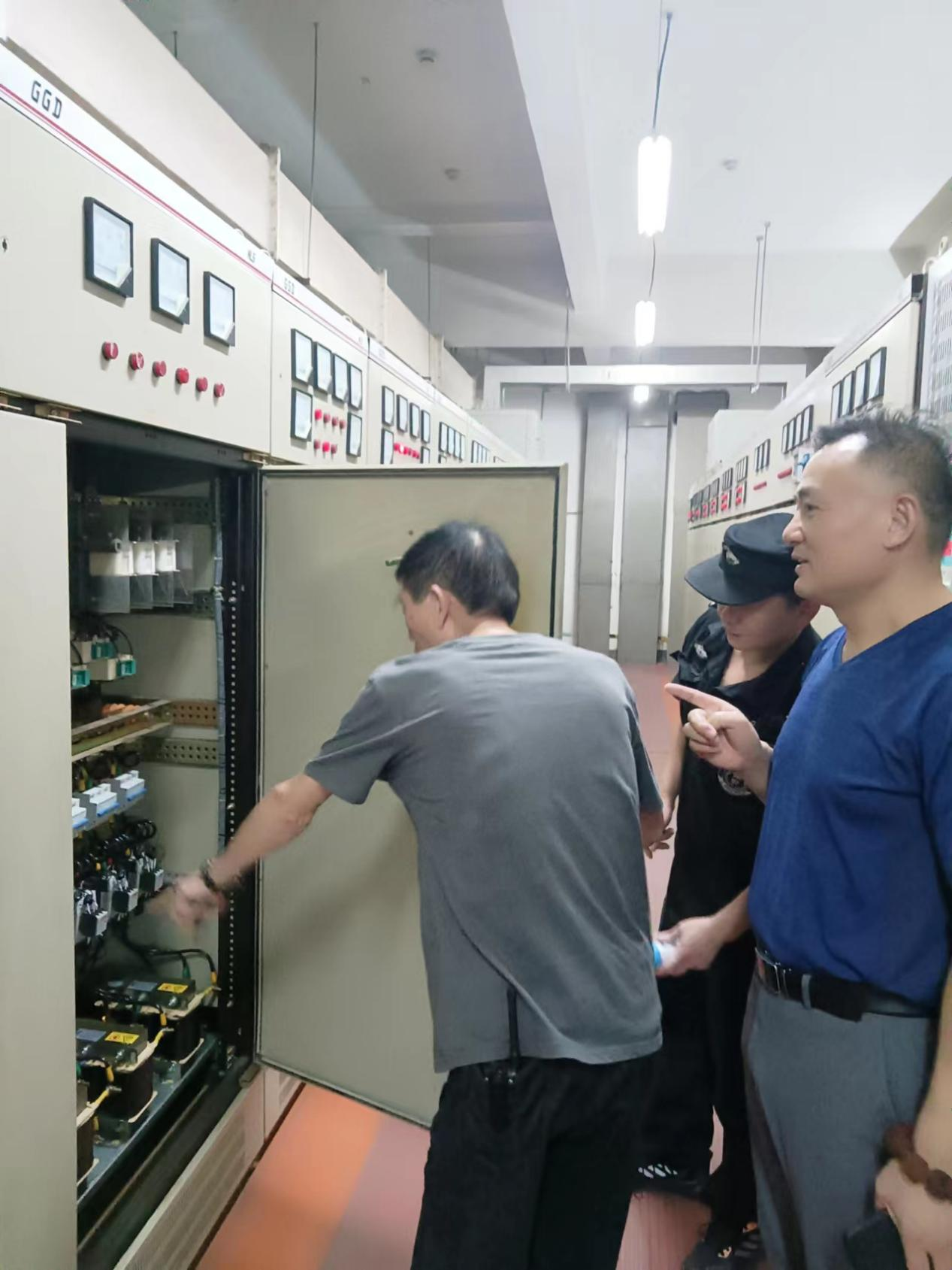 當(dāng)好商城安全“守夜人”！錢江商城開展安全夜查行動(dòng)