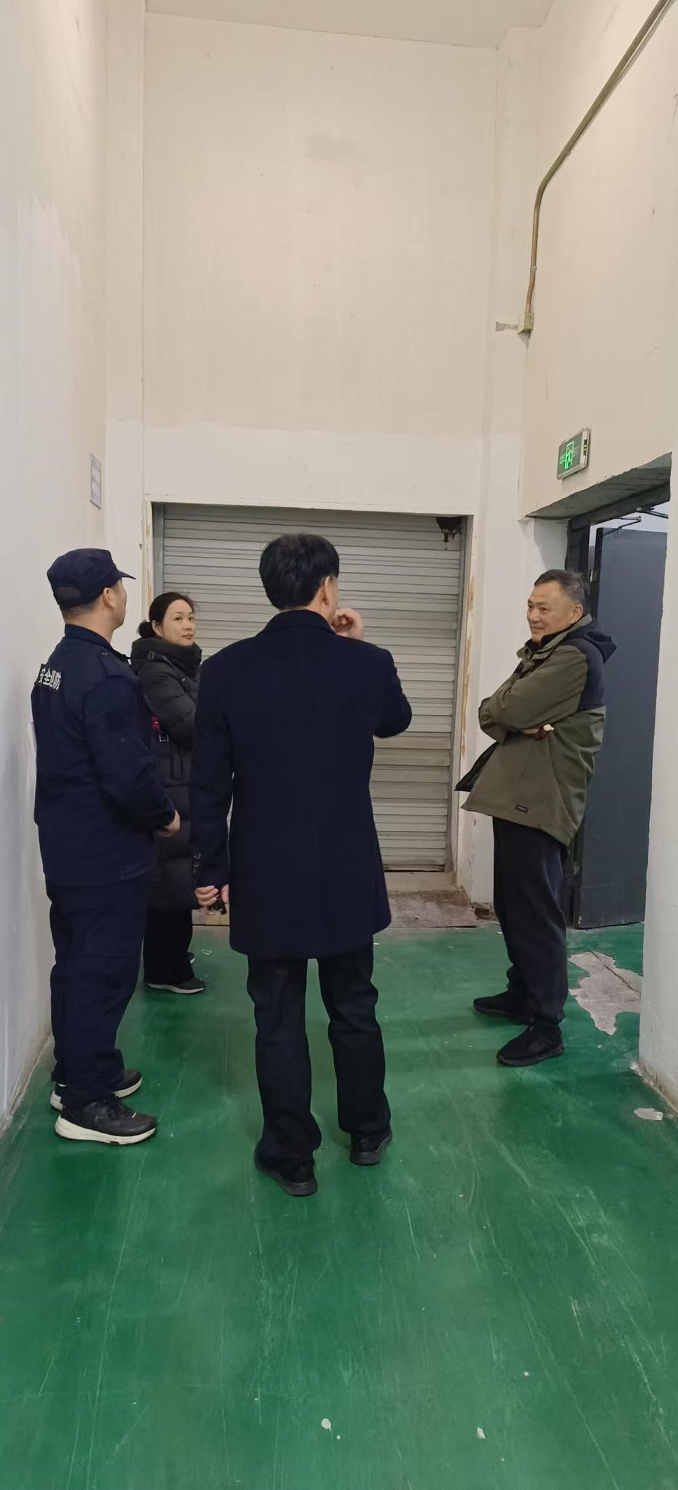 水晶城倉(cāng)庫(kù)安全大檢查筑牢安全防線