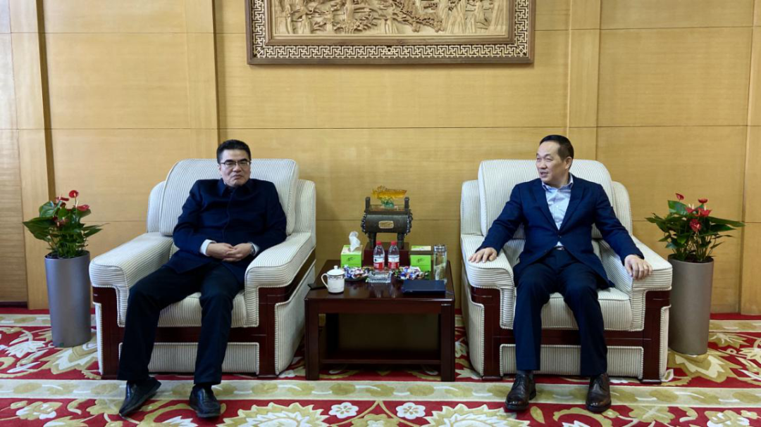 拱墅區(qū)委常委、統(tǒng)戰(zhàn)部部長(zhǎng)王書評(píng)蒞臨集團(tuán)慰問走訪