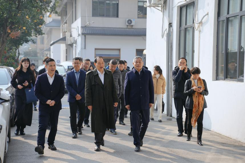 市政協(xié)黨組副書記、副主席許明一行赴律威調(diào)解中心調(diào)研