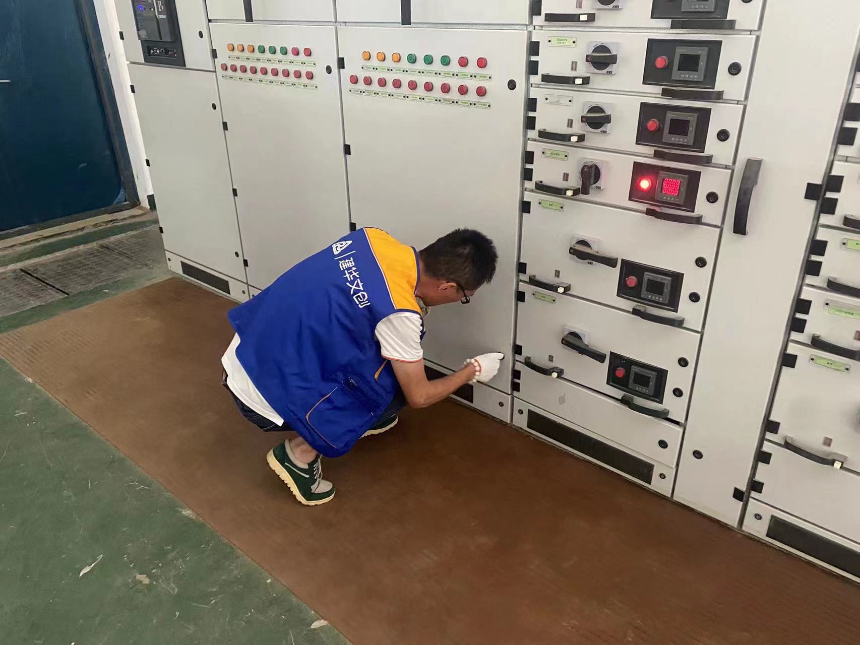 “夏季用電需謹(jǐn)慎，園區(qū)把關(guān)無(wú)隱患” ——建華文創(chuàng)集團(tuán)開(kāi)展用電安全檢查工作