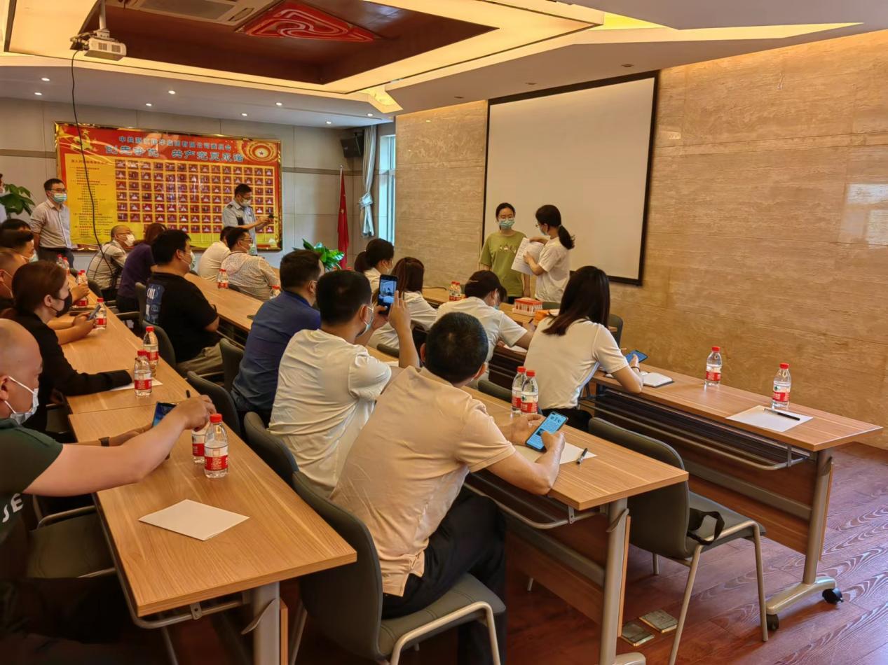 錢江商城參加環(huán)境及物品表面核酸檢測采樣技術培訓