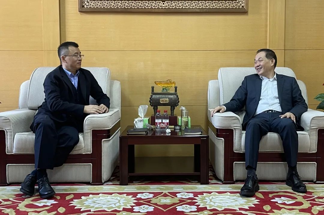 拱墅區(qū)副區(qū)長(zhǎng)，公安分局黨委書記、局長(zhǎng)徐曉東一行蒞臨集團(tuán)指導(dǎo)