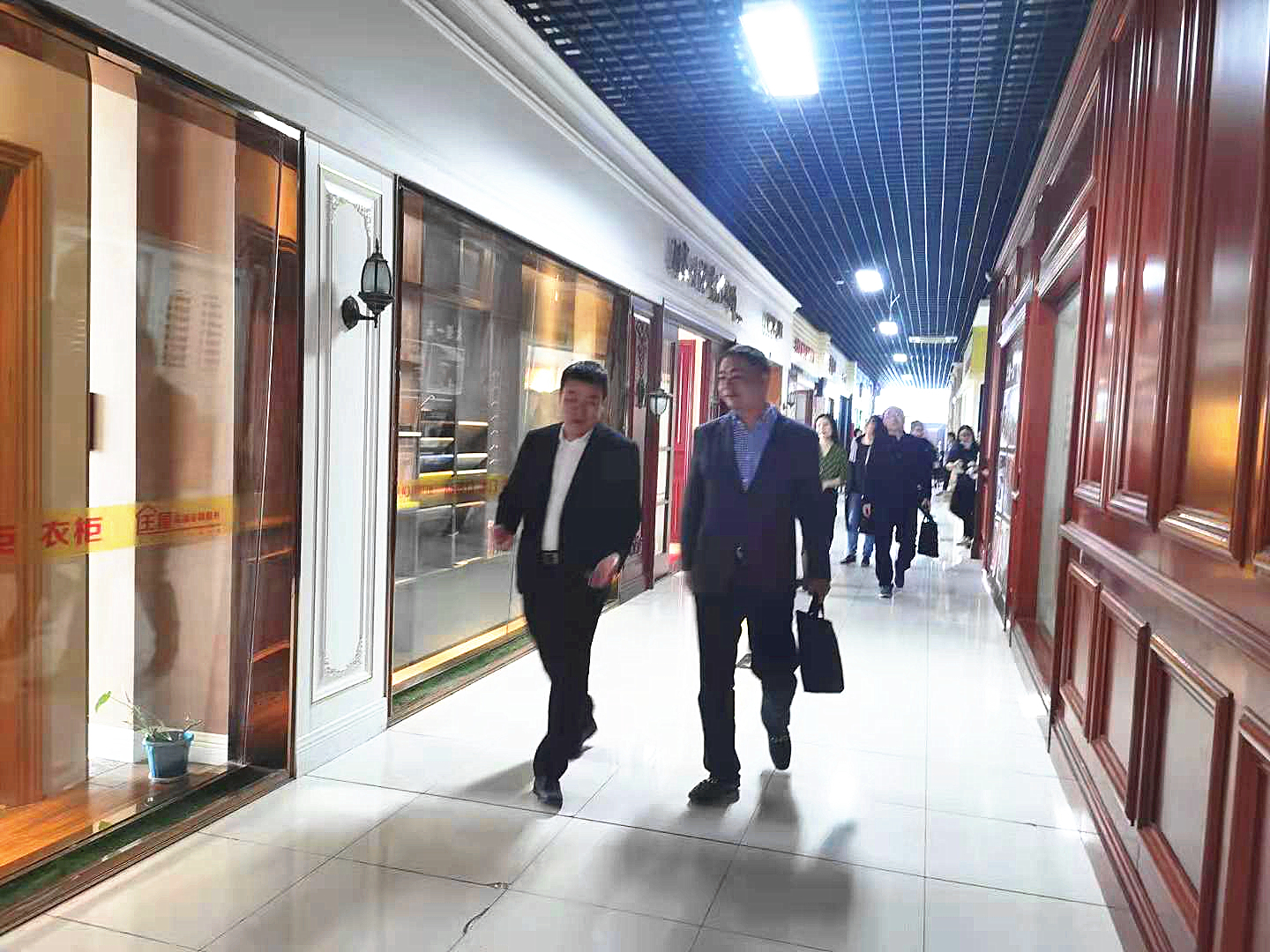 建華市場參加全市職工隊伍情況調(diào)研指導座談會