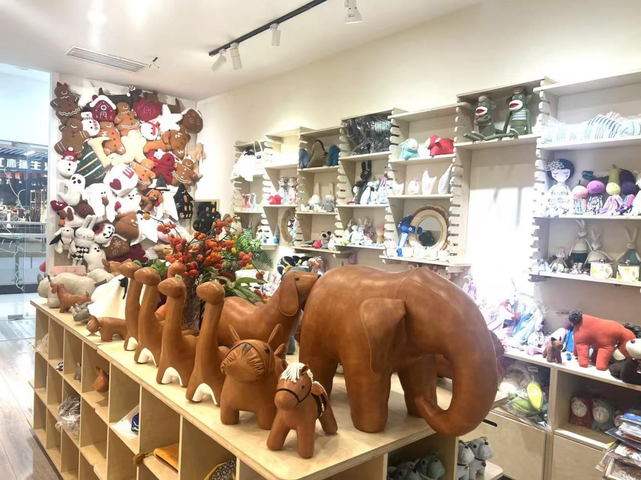 錢江商城“祁式造物局”門店開業(yè)手工動物玩偶開啟家居藝術(shù)新體驗