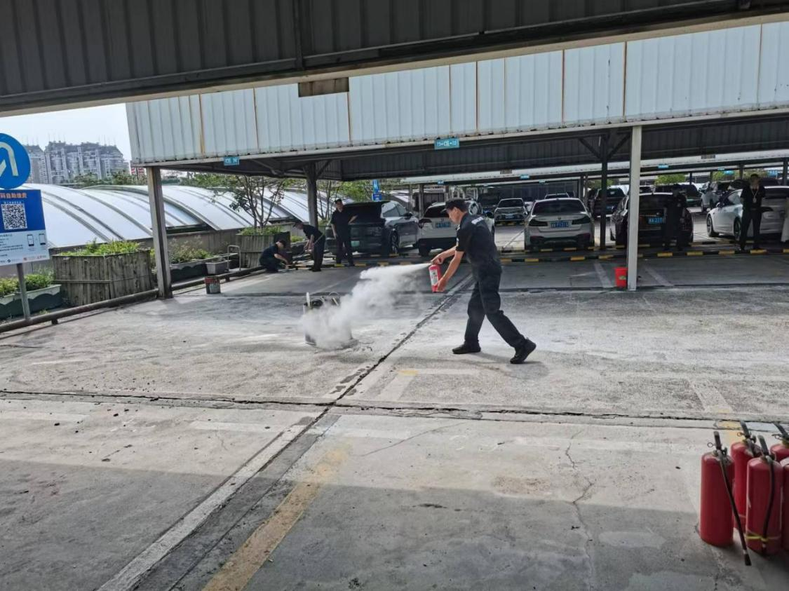 安全生產(chǎn)管理辦公室開(kāi)展消防實(shí)操考核