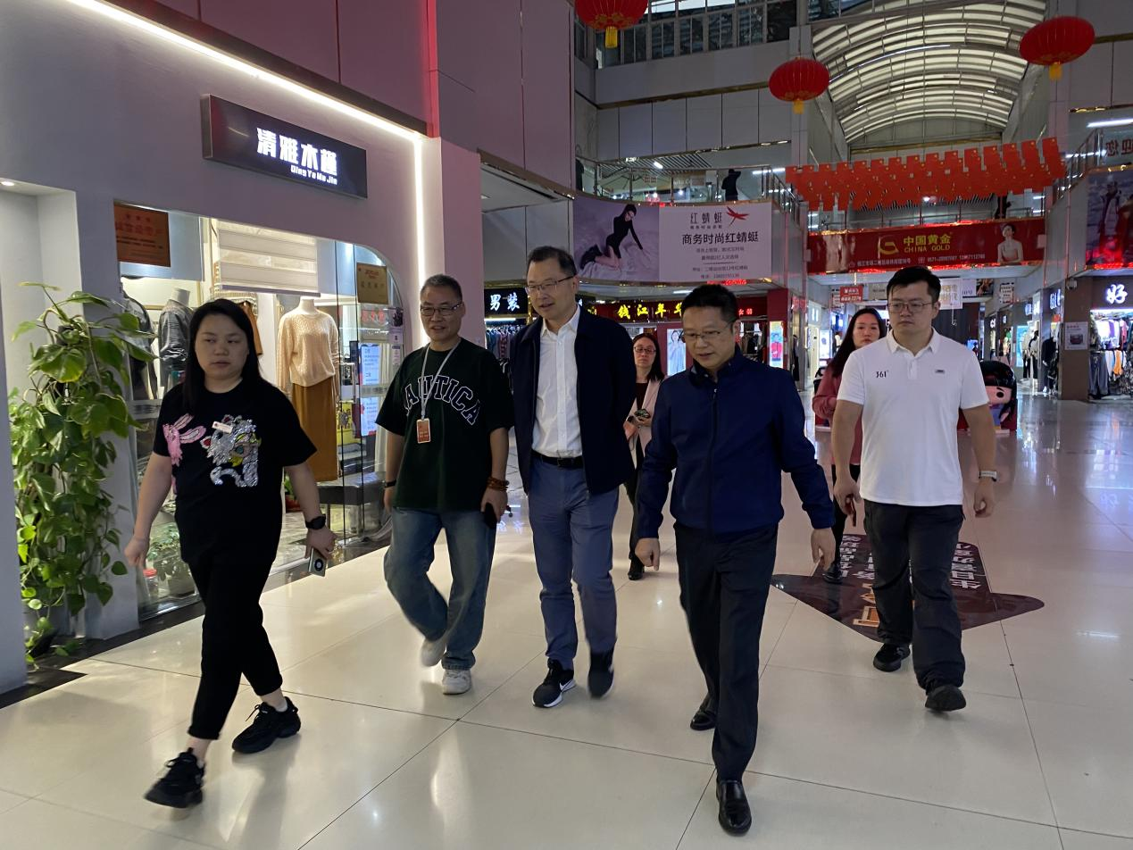 讓“無(wú)礙”更有愛(ài)—— 區(qū)文廣旅體局領(lǐng)導(dǎo)走訪錢(qián)江商城