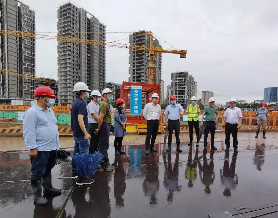 拱墅區(qū)領(lǐng)導(dǎo)實地檢查防汛防臺工作