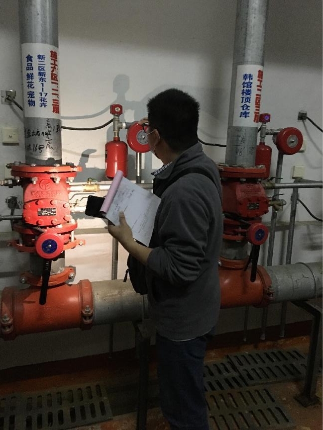 大關街道西一社區(qū)走訪錢江商城開展消防安全檢查