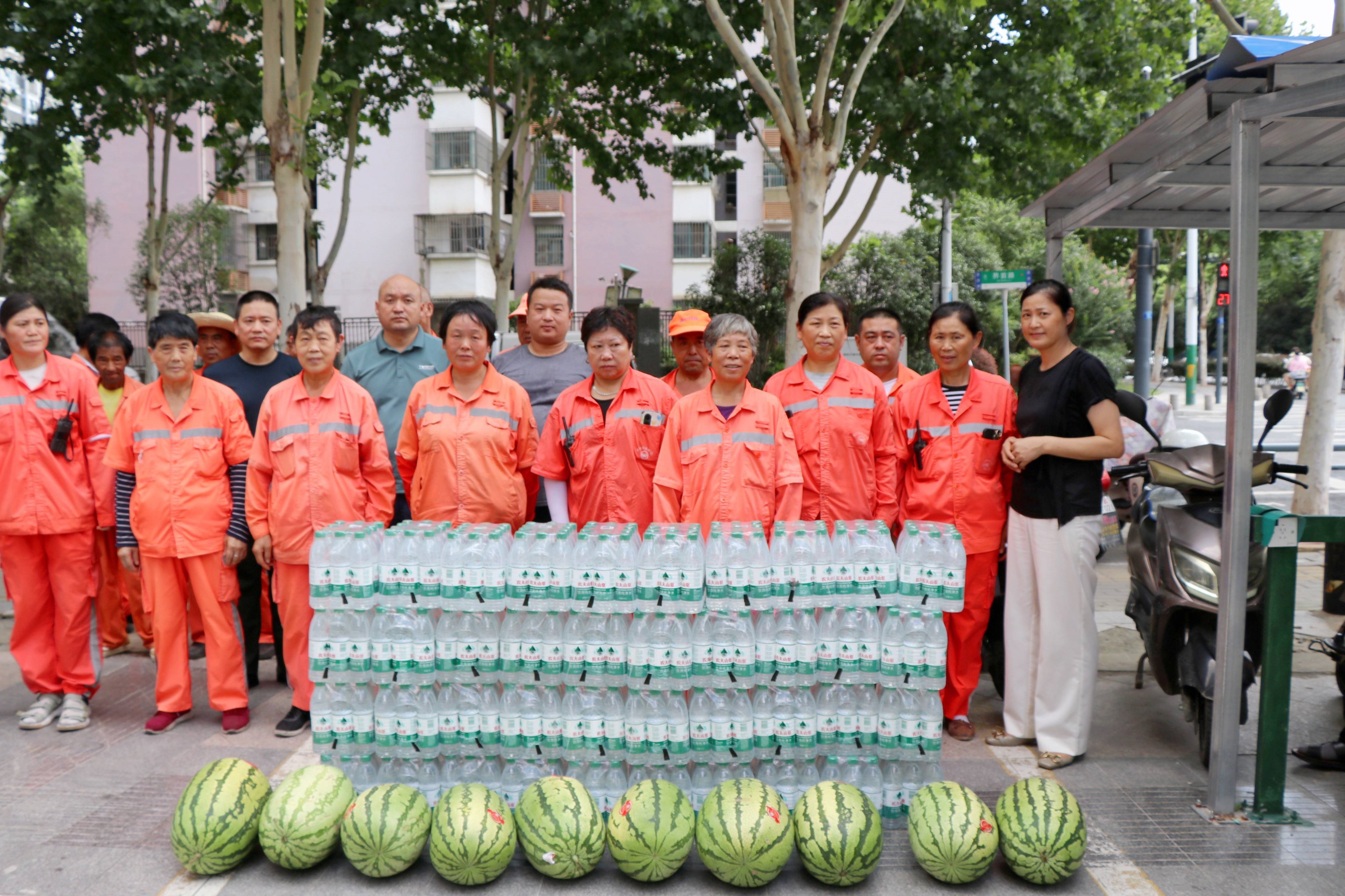  酷暑送清涼，關(guān)愛顯擔當——廬陽建華文創(chuàng)園攜手愛心企業(yè)開展夏日送清涼活動