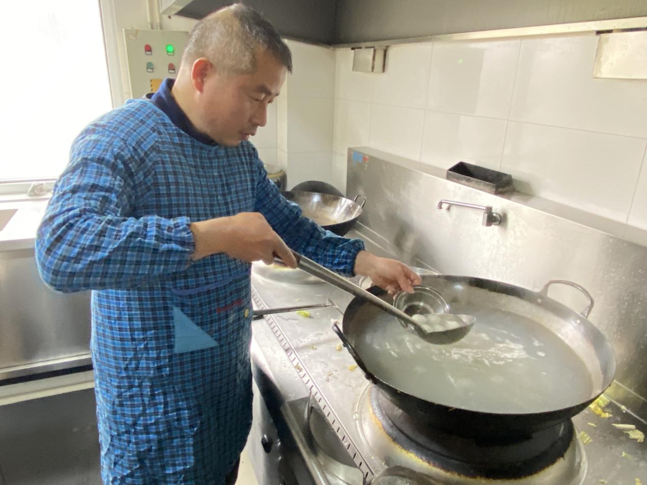 小小湯圓慶元宵，濃濃真情暖人心