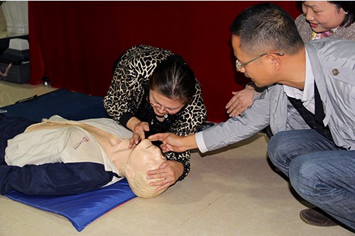 20131024建華文創(chuàng)園黨支部舉辦應急救護知識培訓 (3).jpg