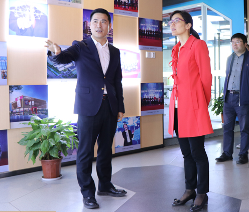 20170414拱墅區(qū)委常委、組織部長虞文娟調(diào)研集團(tuán)黨建工作 (1).png